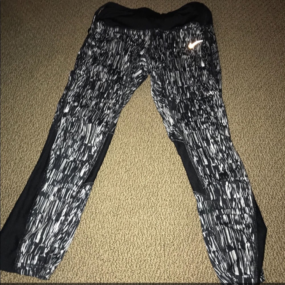 Nike Cropped Leggings